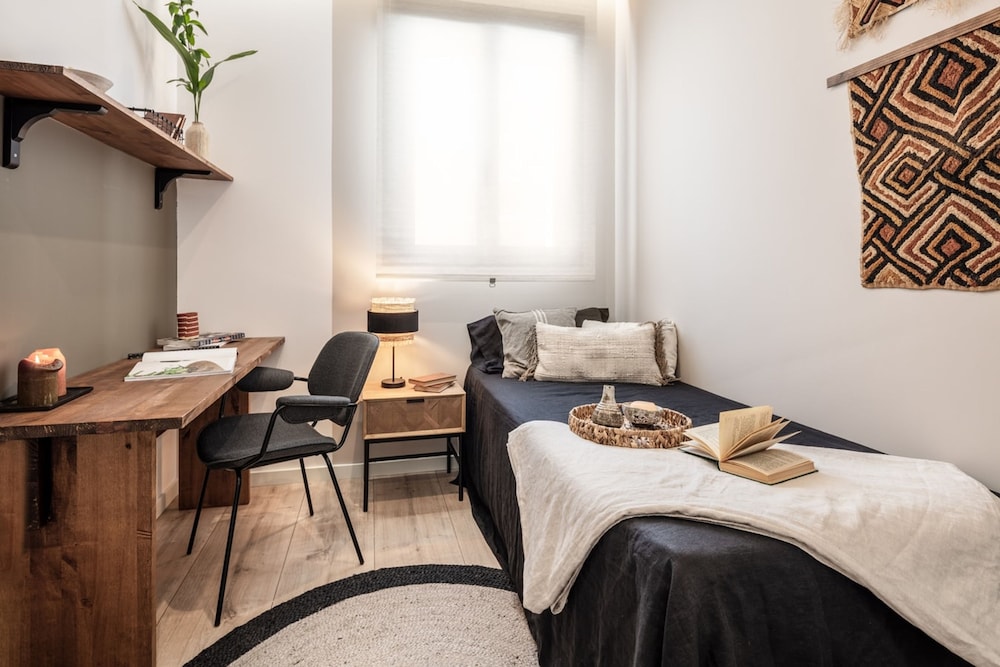 Hema - 2 Bedrooms in Trafalgar