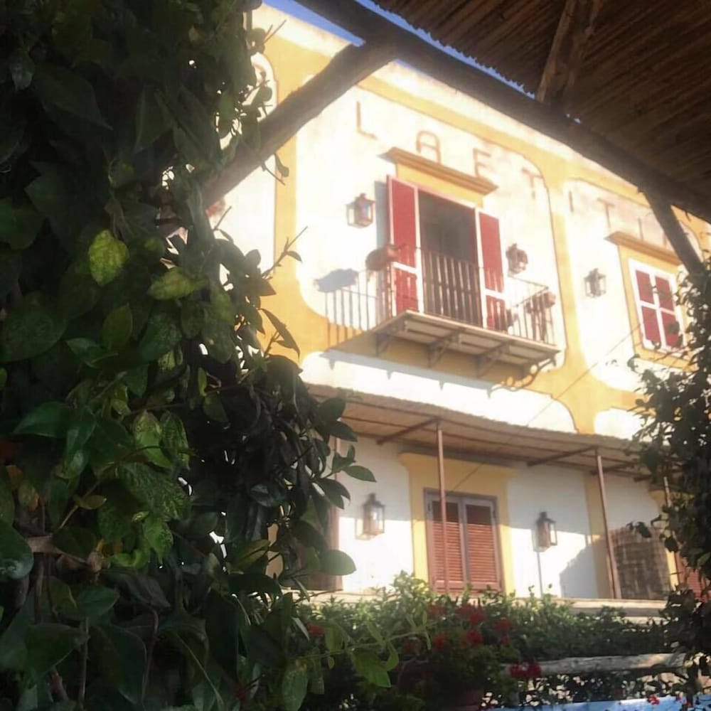 Villa Laetitia view 3