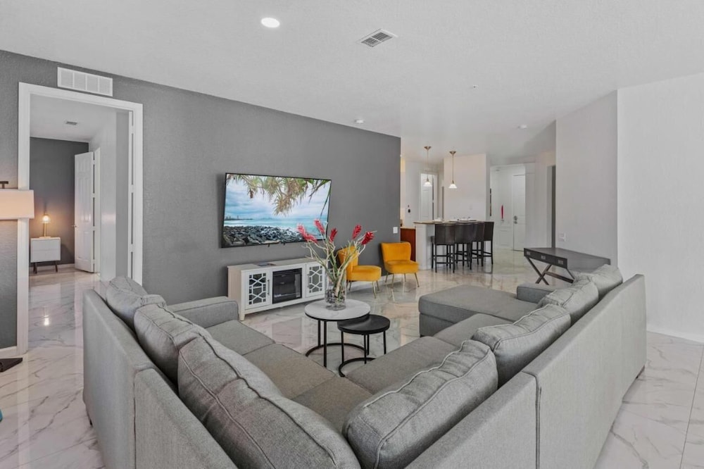 Vista Cay Swanky