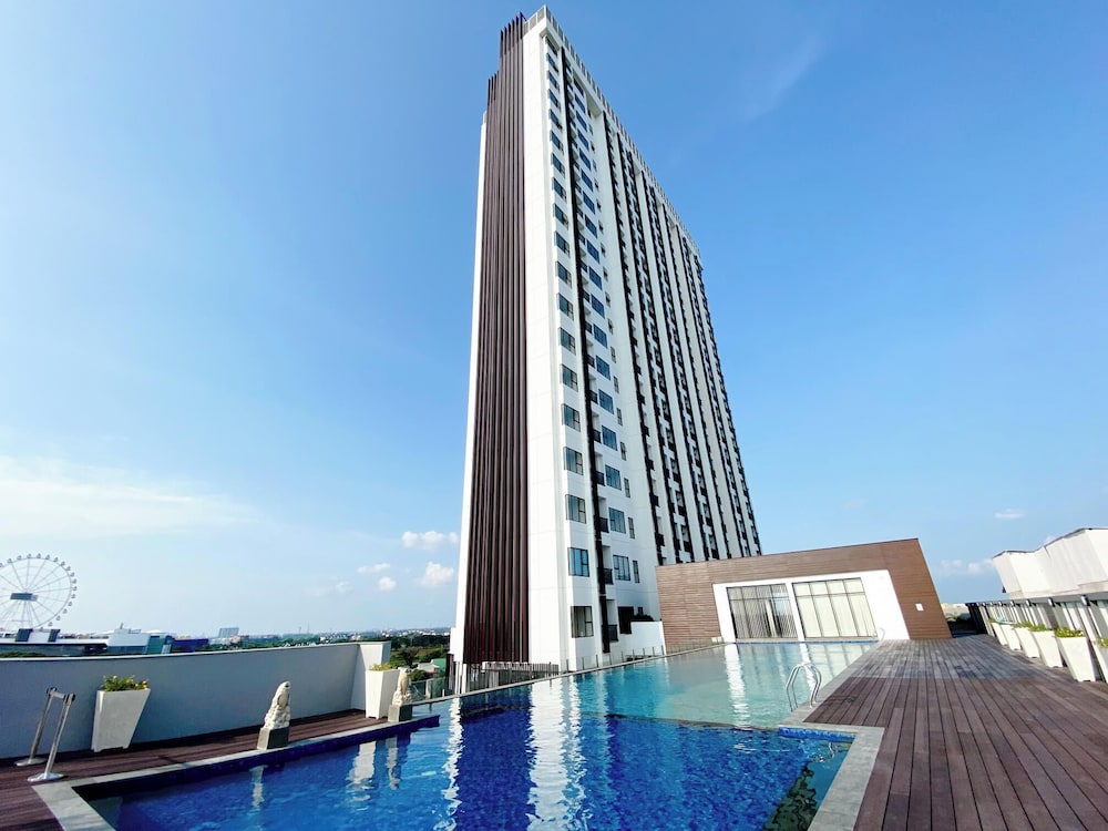 Spacious And Homey Studio At Cleon Park Apartment view 4