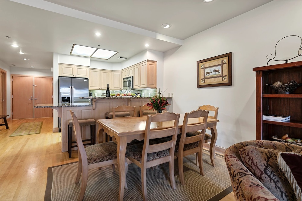 Royal Plaza at Deer Valley Resort - One Bedroom Condo #302 1 Condo