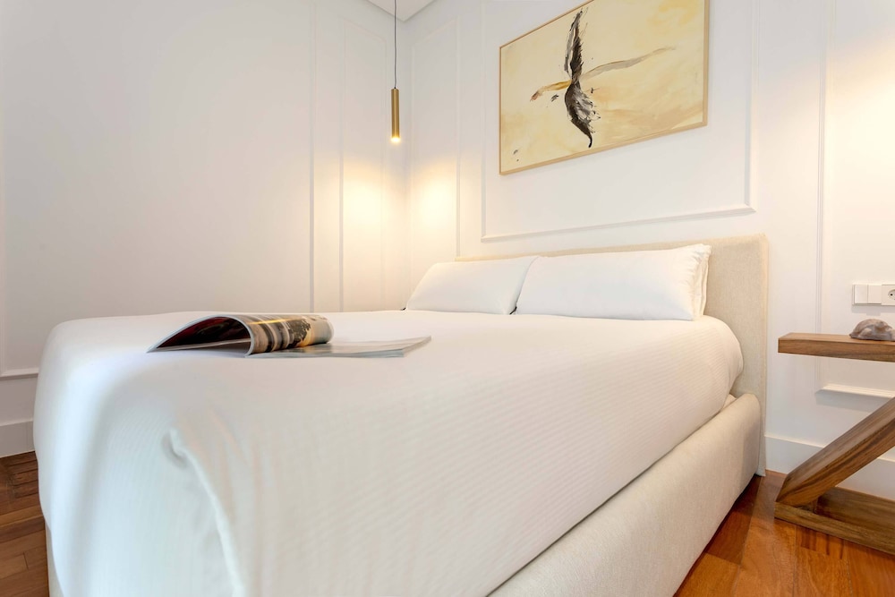 Modern Apartment in Seville. Corral del Rey II