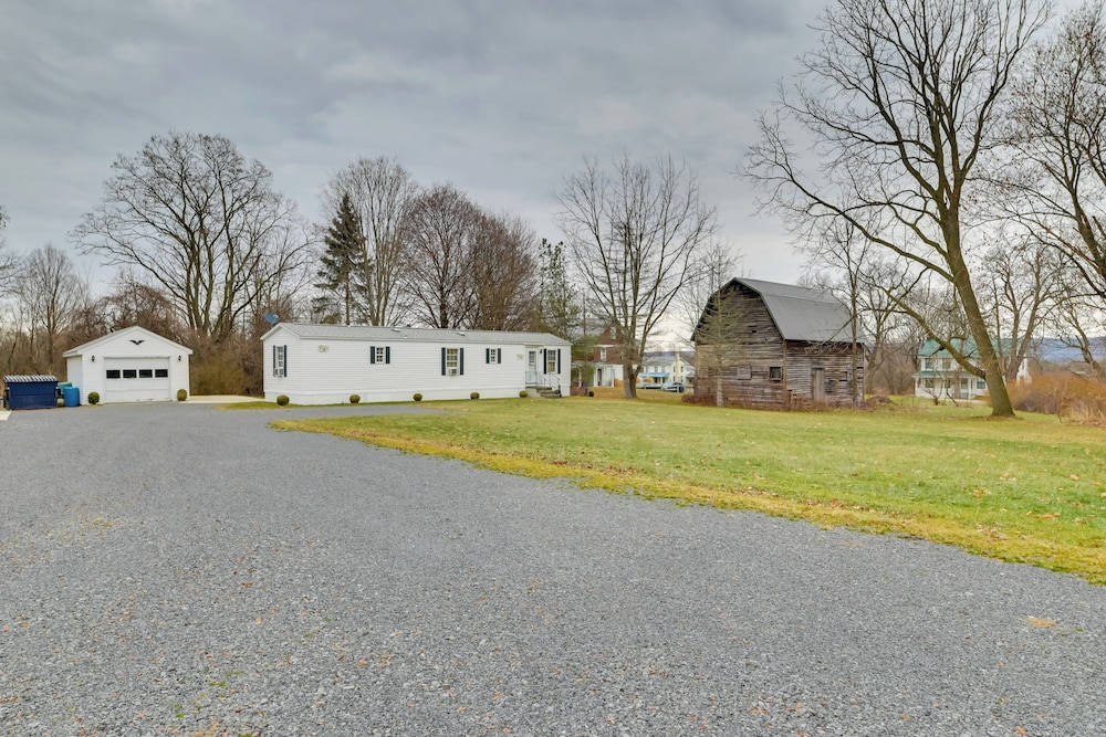 Cozy Lakemont Getaway, 11 Mi to Watkins Glen! view 2