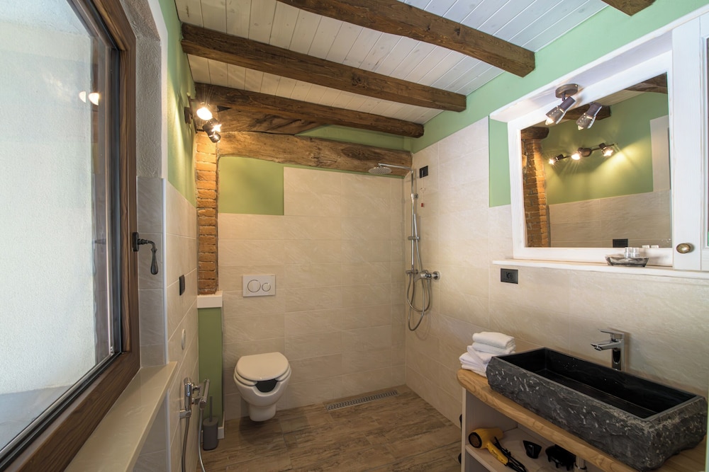 Room-charming Alessandria Retreat With Q