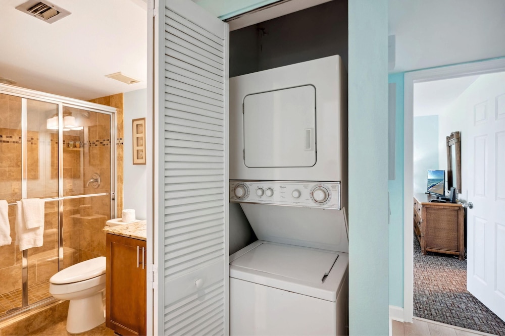 Land's End 11-307 Beach Front - Premier