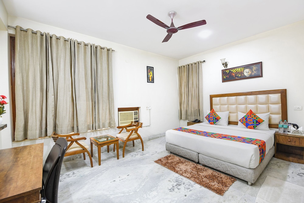 Fabhotel Akashneem