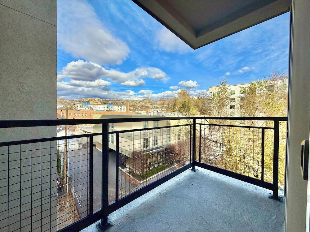 Luxurious New Condo in Downtown SLC