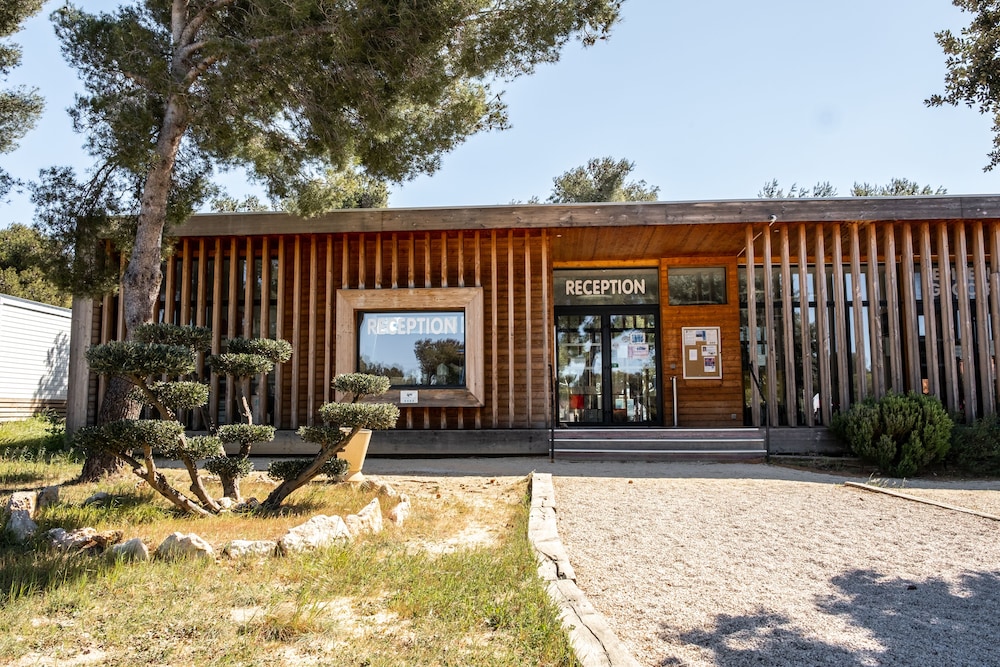 Camping de l'Arquet Cote Bleue view 3