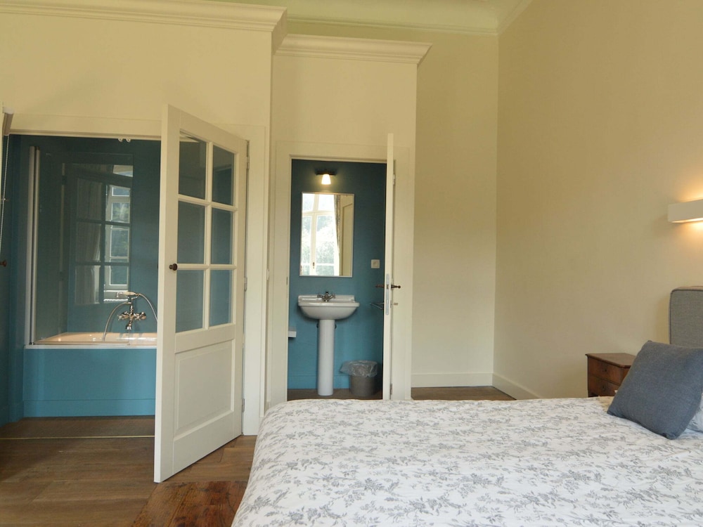 Luxurious Castle in Marchin With Infrared Sauna