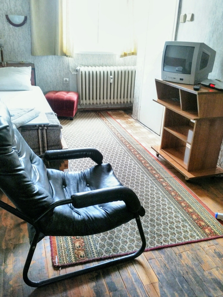 Guest rooms Repos