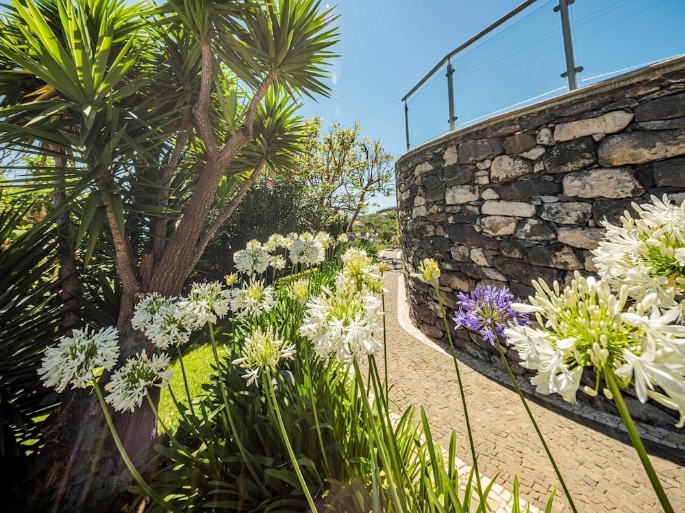 Quinta Girassol by Our Madeira