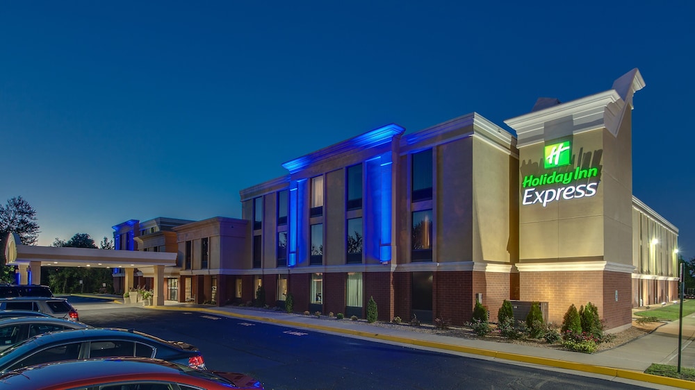 Hotel Holiday Inn Express Richmond - Midlothian Turnpike, an IHG Hotel - Image 1