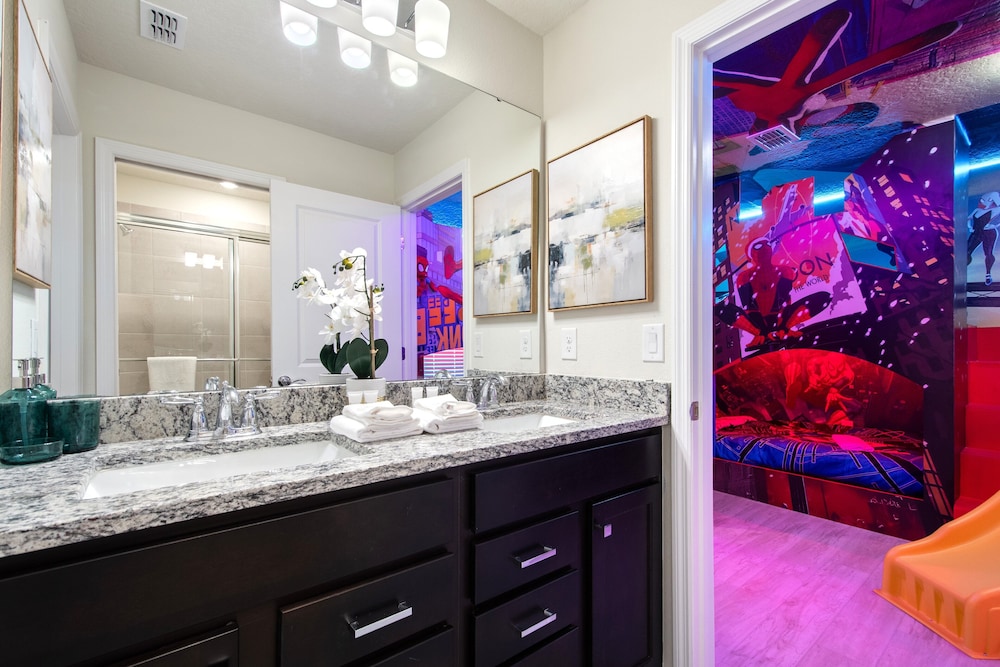 15993CCL Windsor Cay Resort
