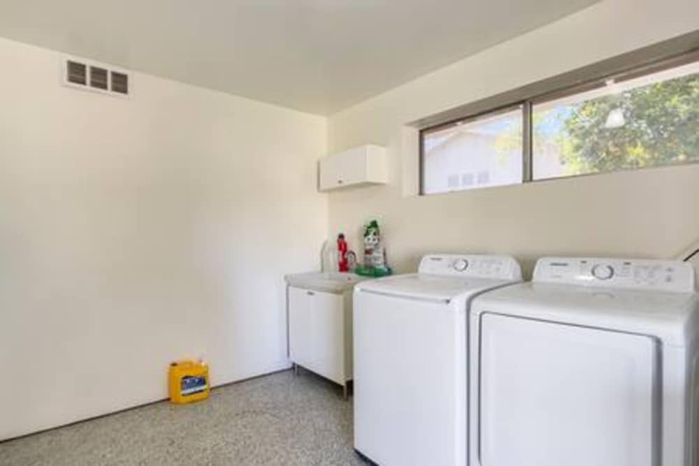 1710 N Sunset Pool 5 Beds Parking Wifi Full Patio Foosball