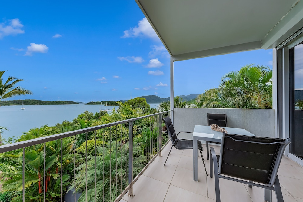Baybliss Luxury 1 Bedroom Apt view 5