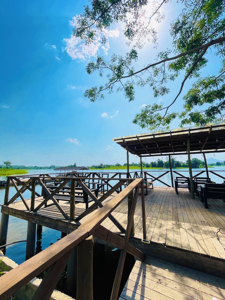 Platinum Blue Island Resort