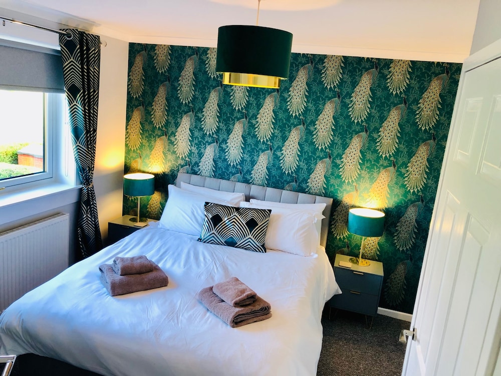 Ideal Road Trip Dunfermline Home - Free Parking