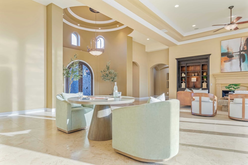 Hilltop Estate w/ Pool, Hot Tub, Fire Pit, Views Cleveland Vista by Avantstay