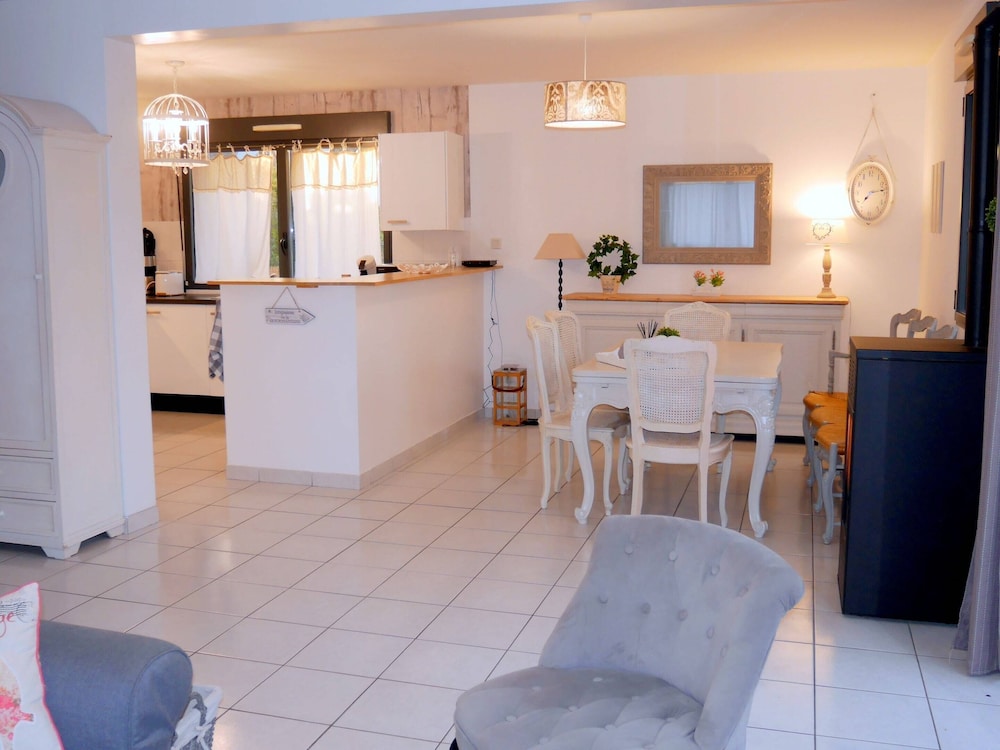 Beachfront Holiday Home in Guisseny