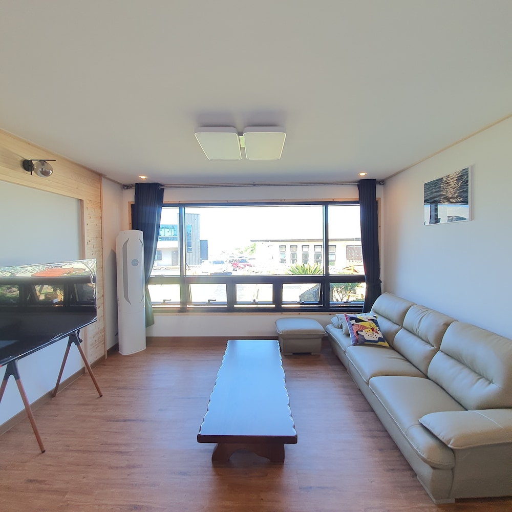 On The Stone Guesthouse 1 - Hostel 14