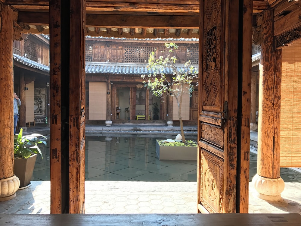 Jia Kedi Ancient House Cultural Homestay