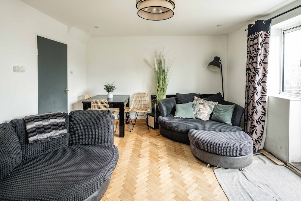 Spacious 3Br Flat With Balcony Near Tottenham Hale