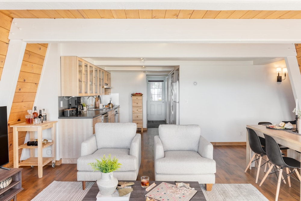 Chickaree by Avantstay A-frame w/ Mountain Views - Property Image 16