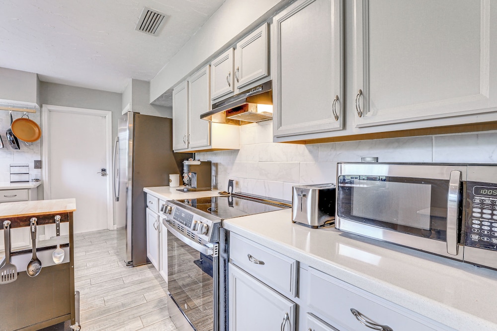 Lovely Retreat: Walk to Manasota Key Beach!