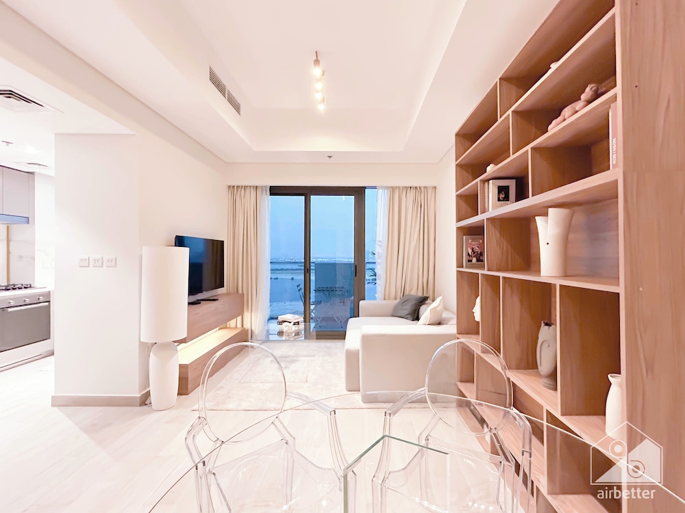 Gorgeous 1B Apt With Balcony in Azizi Fawad