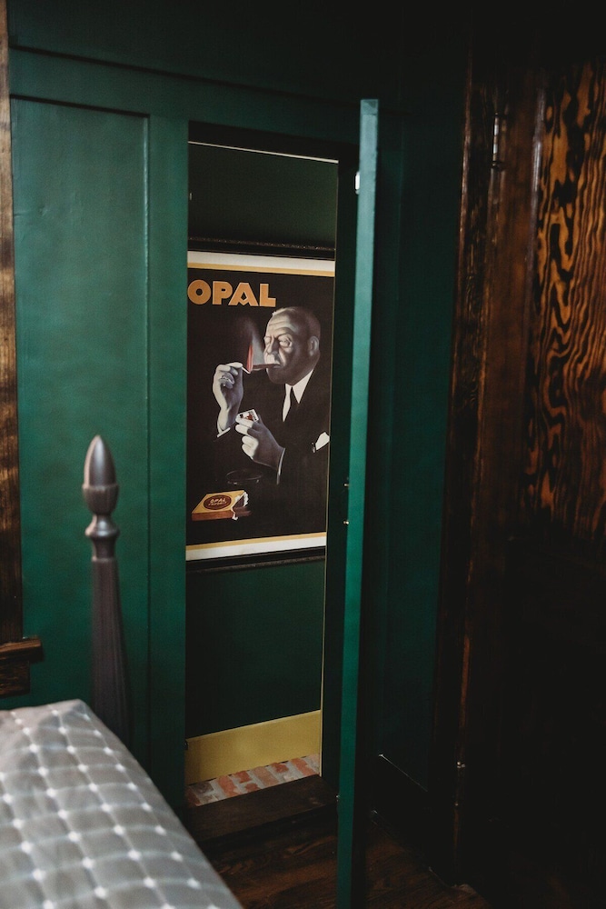 Old Clarksville House - Secret Bar