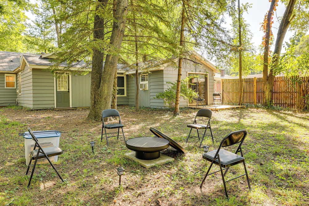 Tranquil Home in Dtwn Baldwin: Fish, Hike & Golf!