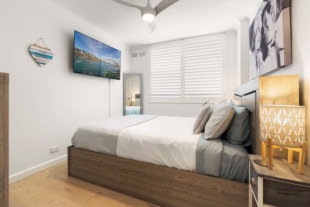 Stylish Manly Apartment With Harbour Views