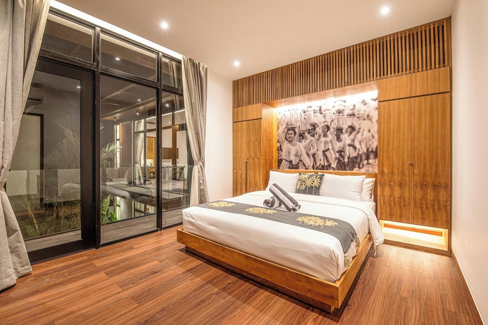 Elegant 6BR Canggu Retreat Just 400m to the Ocean