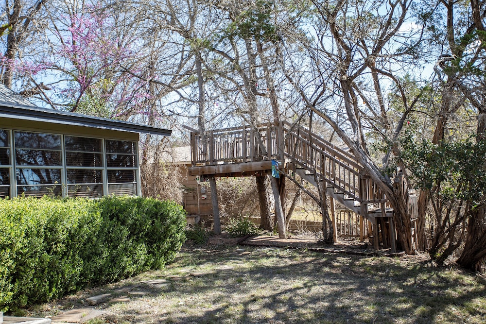 Hill Country Retreat 2 Bedroom 2 Bath