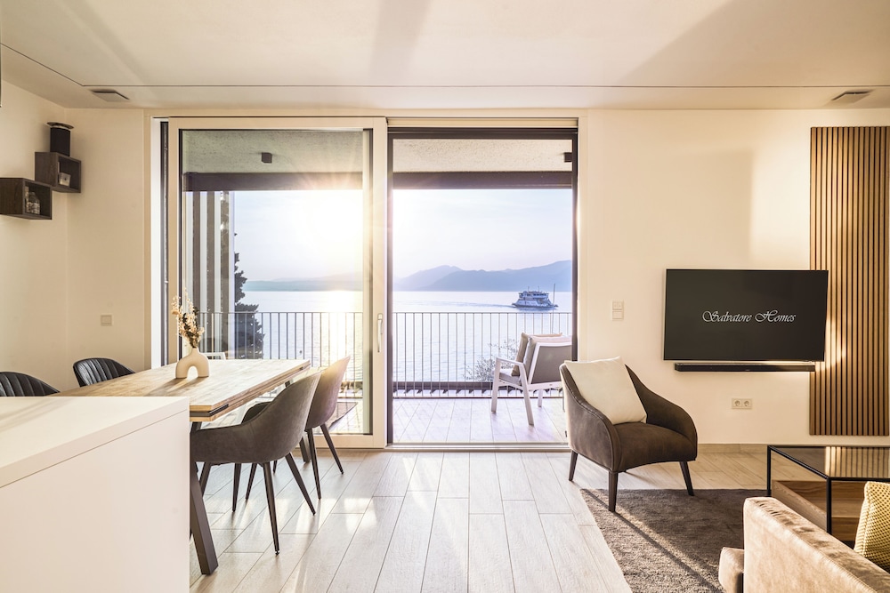 SalvatoreHomes - Torri del Benaco