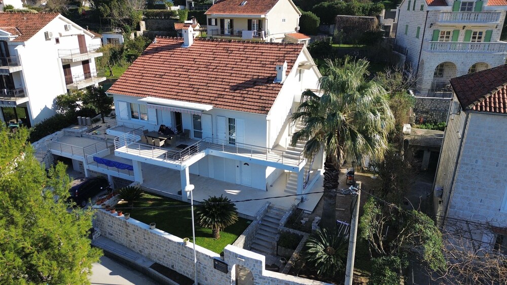 Waterfront Apartment Petrovina
