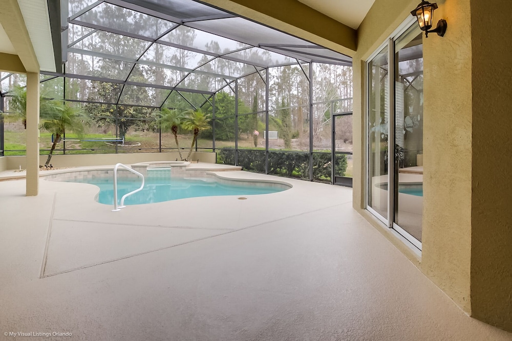 Fantastically Decorated 4 bed 3 Bath - Image 1