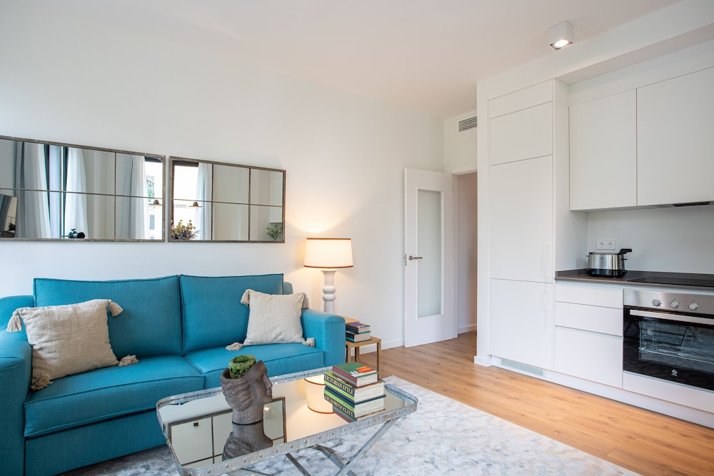 Bright 2 Bd Apartment in Prime Location. Trinidad II view 3