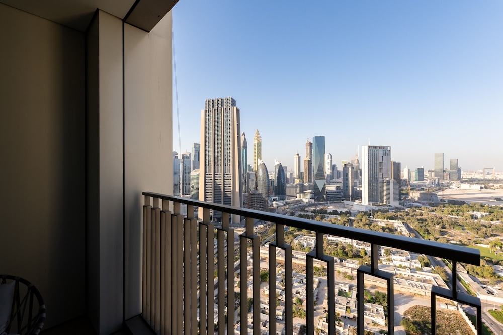 Sleek 2BR at Downtown Close to Dubai Mall