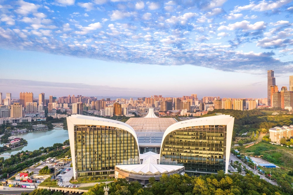 Nanning Vacations - Howard Johnson Caexpo Plaza Nanning - Property Image 1