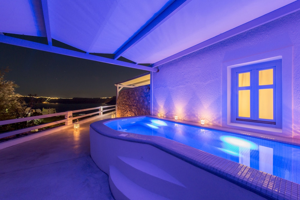 Earino Suites & Villas