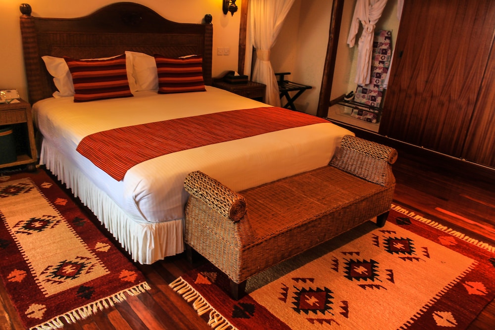 Mweya Safari Lodge