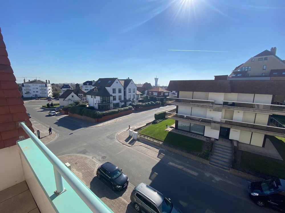 Apartment in Duinbergen Near the Beach