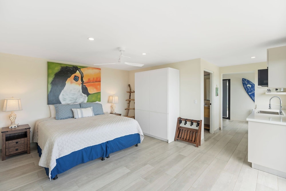 Luxe Tropical Villa with Sparkling Infinity Pool, Panoramic Ocean Views & Community Amenities