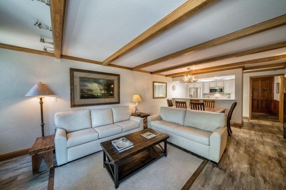 Creekside 2 Bedroom Condo in Vail Village Near Covered Bridge