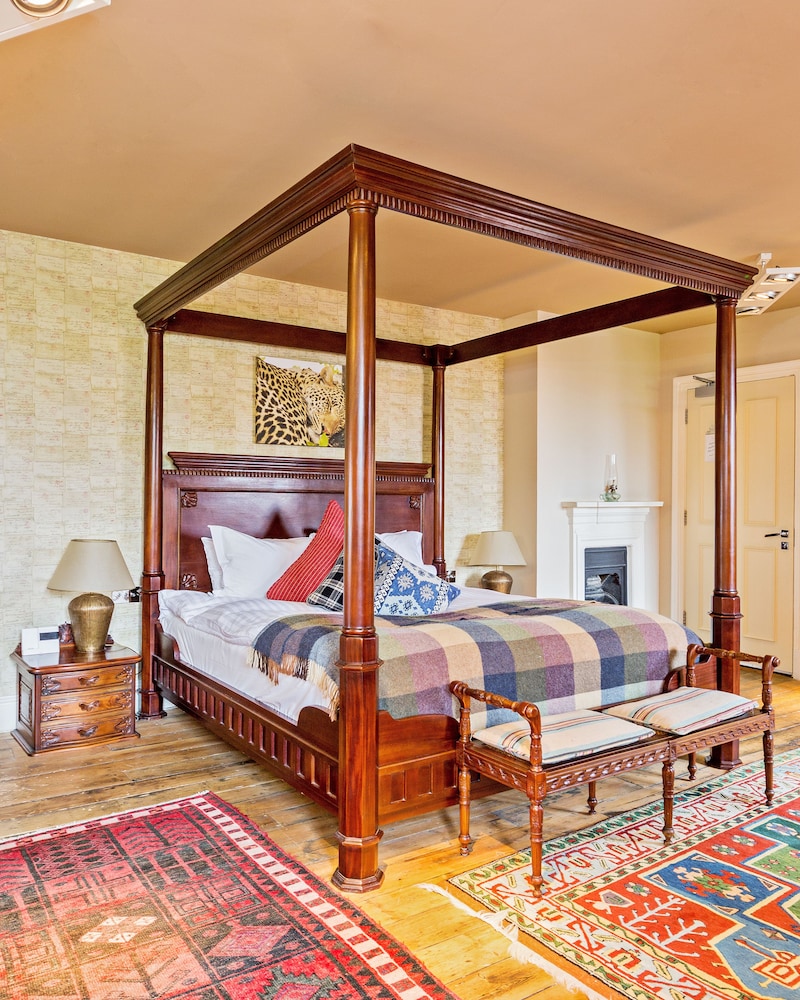 Bedford Vacations - D'Parys - Property Image 8