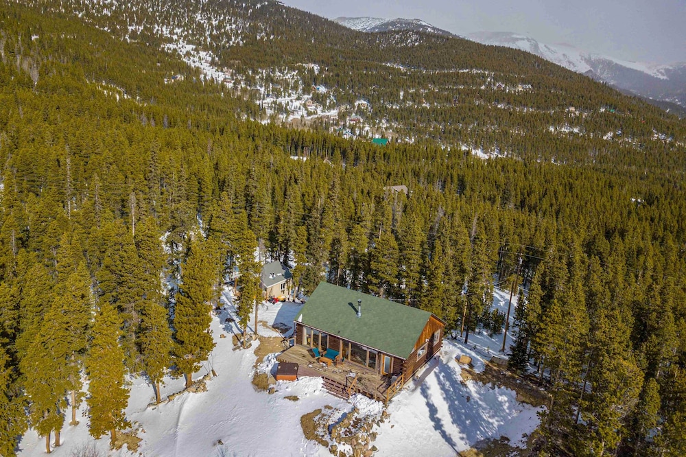2 Mi to St Marys Glacier: Modern Cabin w/ Hot Tub view 5