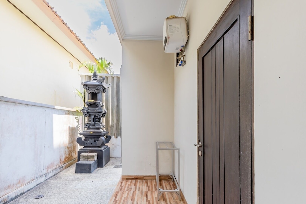 Kubu Deandari Guest House