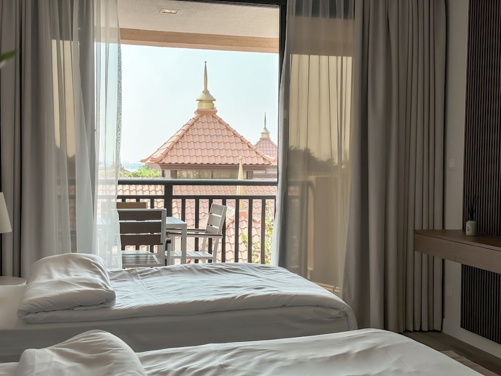 Resort Apartments - Royal Amwaj North