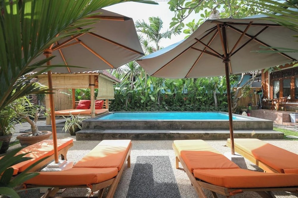 Tiga Naga Villa